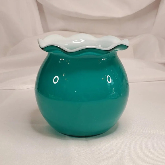 Gorgeous Design China 4" Ruffled Edge Glass Bowl Vase Turquoise & White Inside - Picture 1 of 11